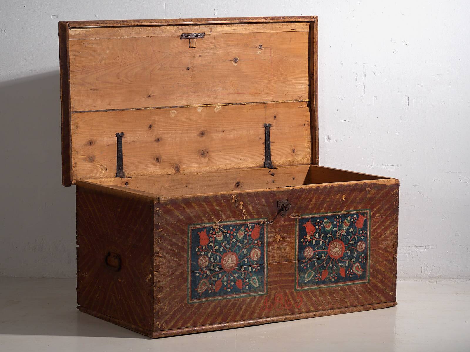 Antique floral storage trunk (c.1865)