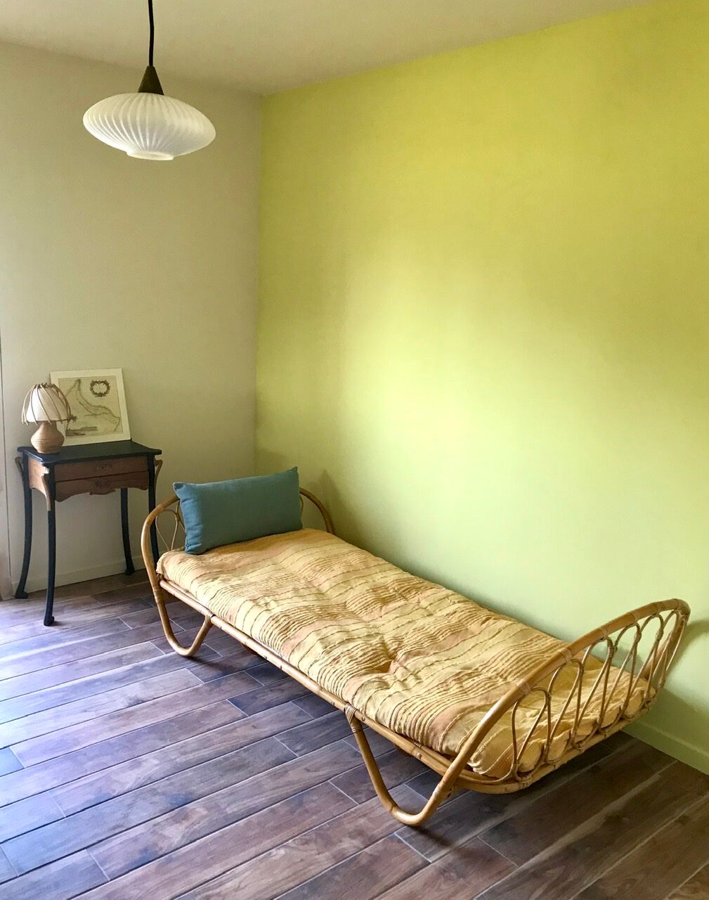 Rattan bench bed
