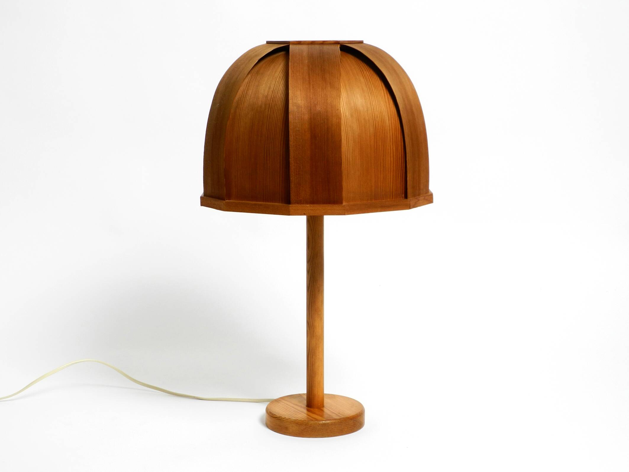 1970s Swedish pine bent veneer table lamp by GB Solbackens Svarveri