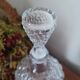 Carafe en verre pressé façon grappe de raisin