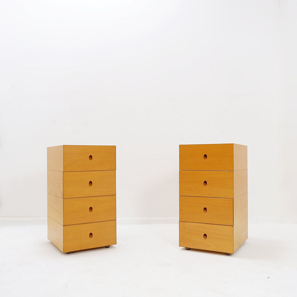 Paire de petits chiffonniers sculpturaux pivotants. Espagne, années 1990.