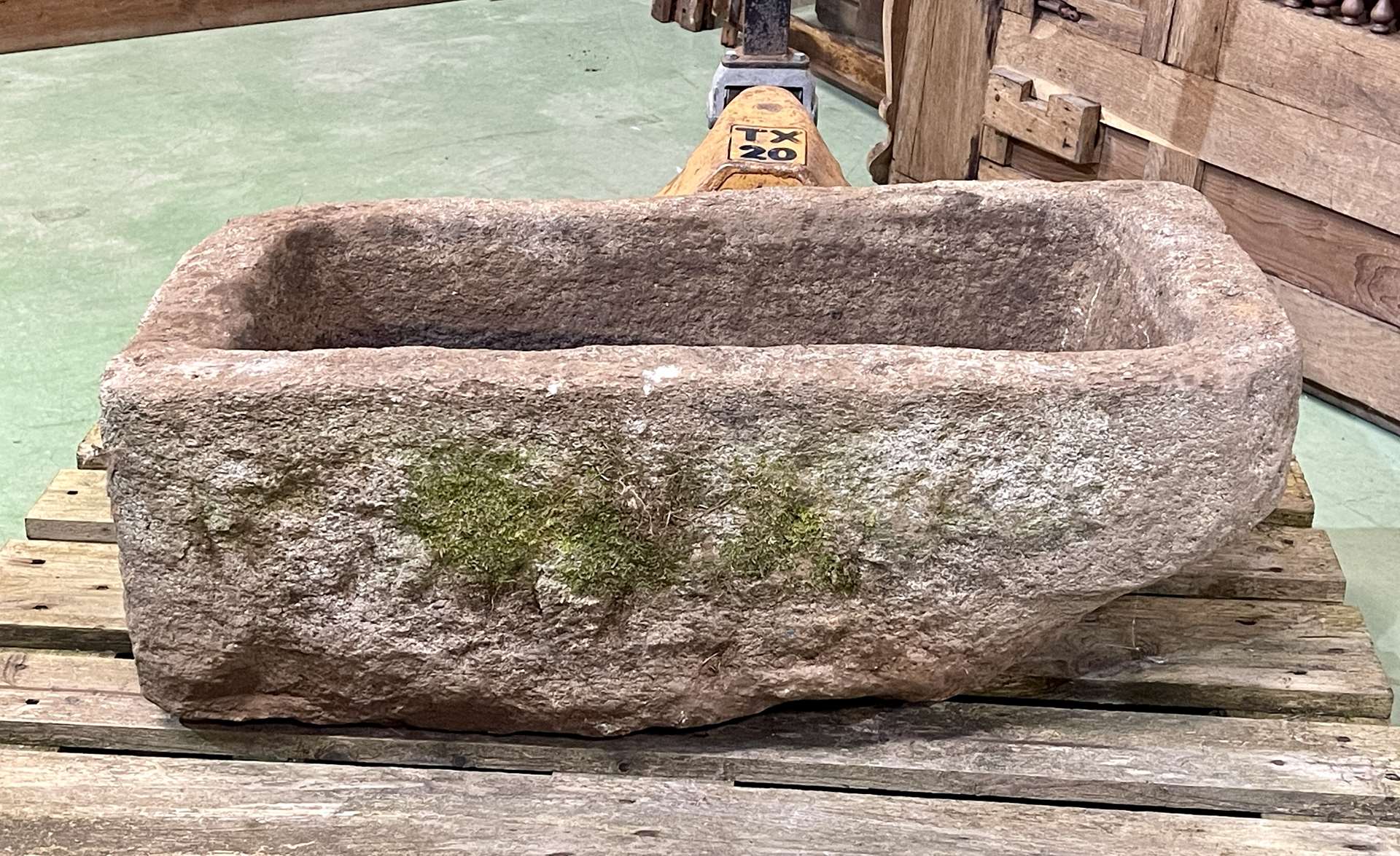 Breton granite trough XIXth -88x49cm