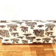 Set of 12 radium table knives in horn