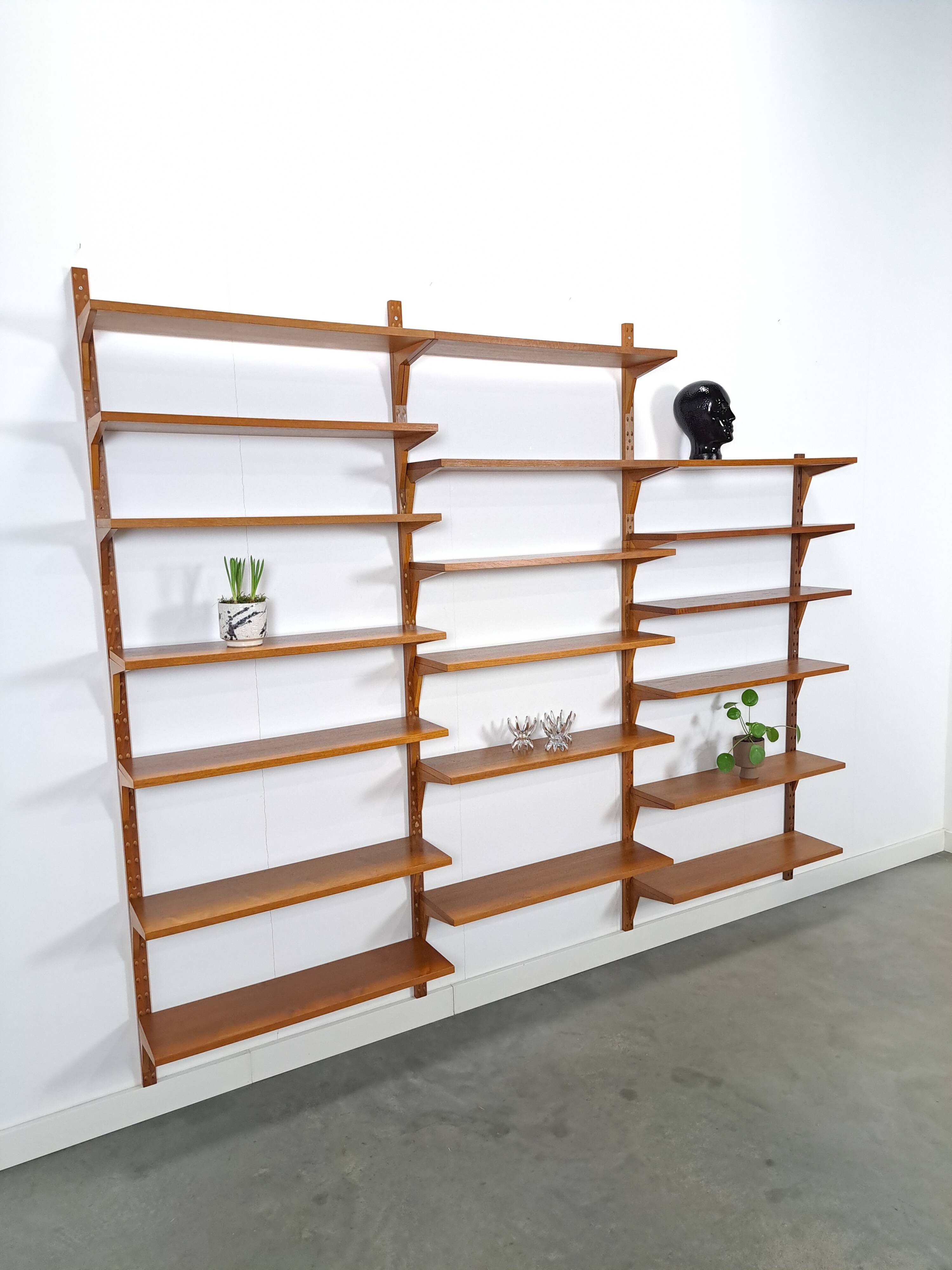 Deens Poul Cadovius Royal System modulair teak wandsysteem Cado