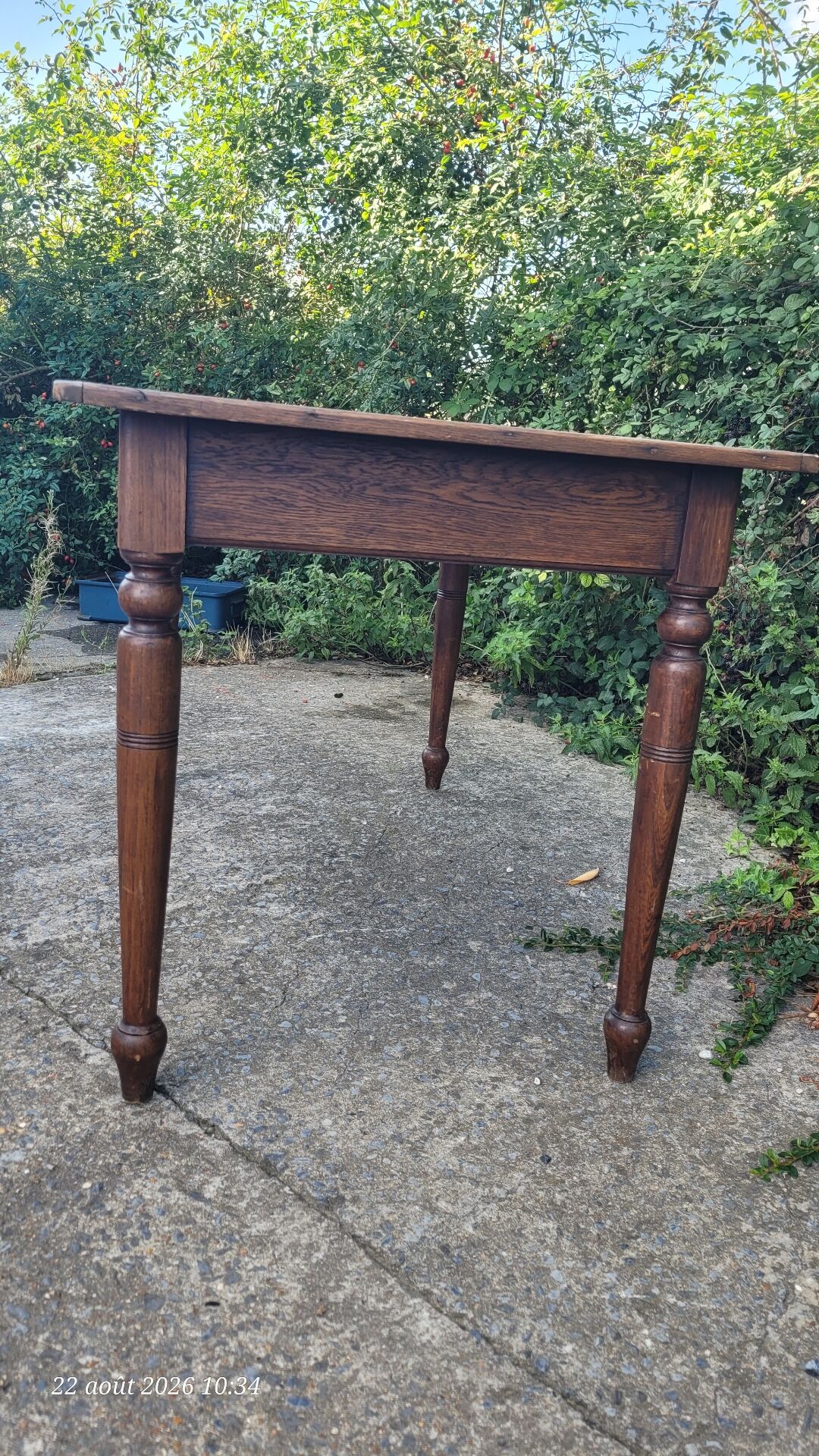 Farm table