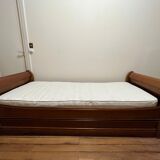 Trundle bed