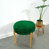 Houten vintage kruk met groen kussen