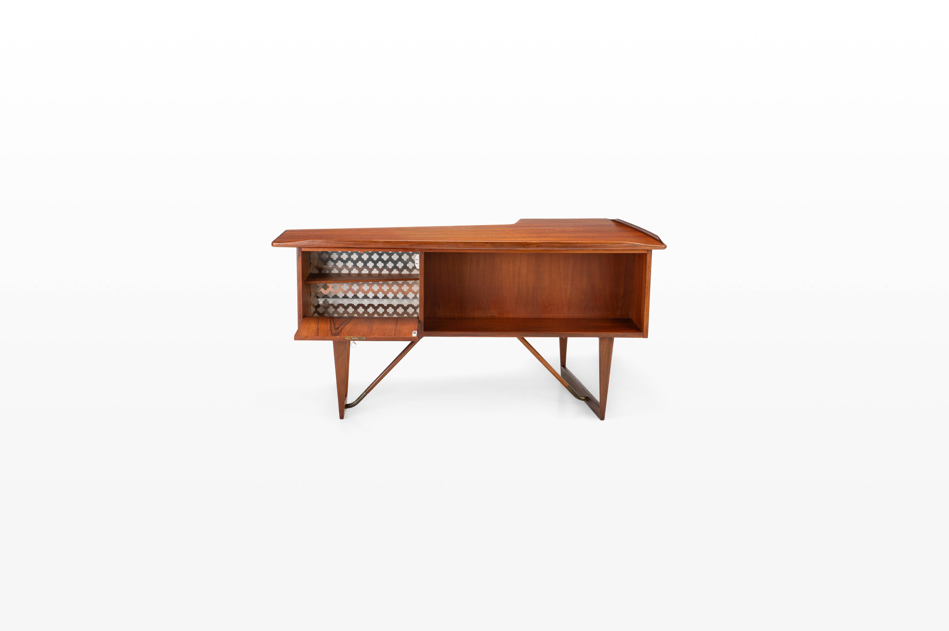 Freestanding Boomerang Writing Desk by Peter Løvig Nielsen for Løvig, 1960s