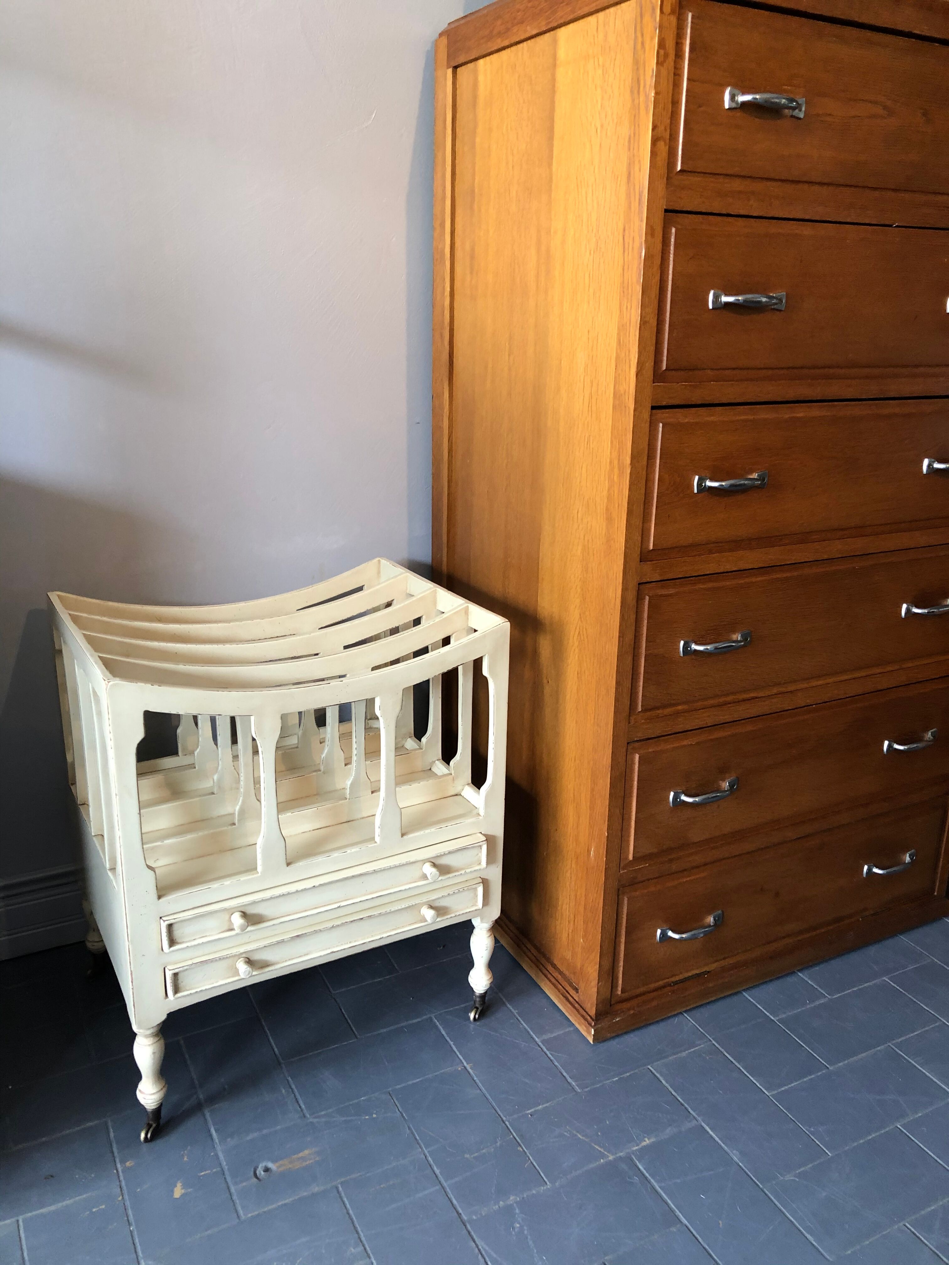 Last wooden magazine door