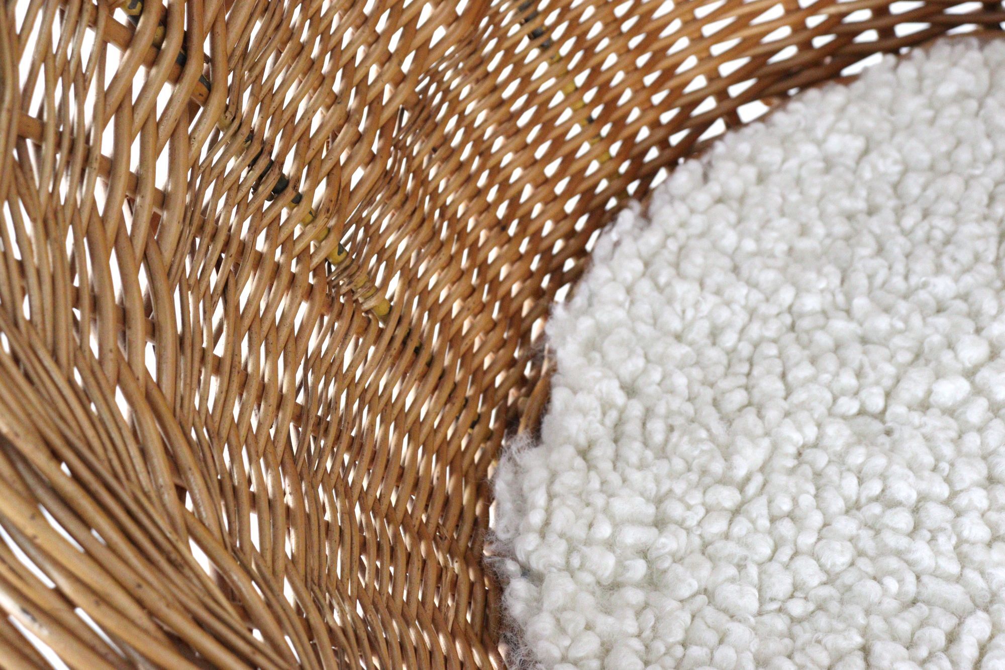 Set of 2 vintage rattan wicker armchairs with white teddy fabric