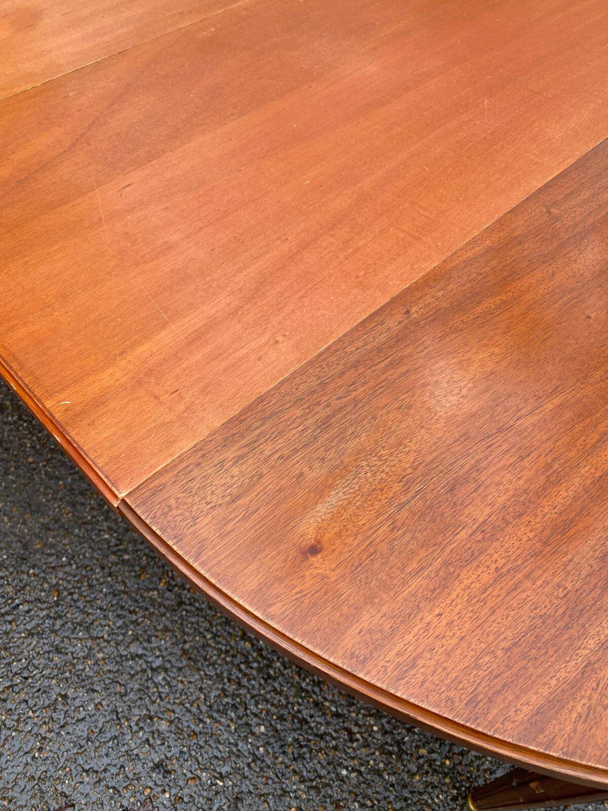 Round extendable dining table in Louis XVI style, 100cm with 2 extensions.