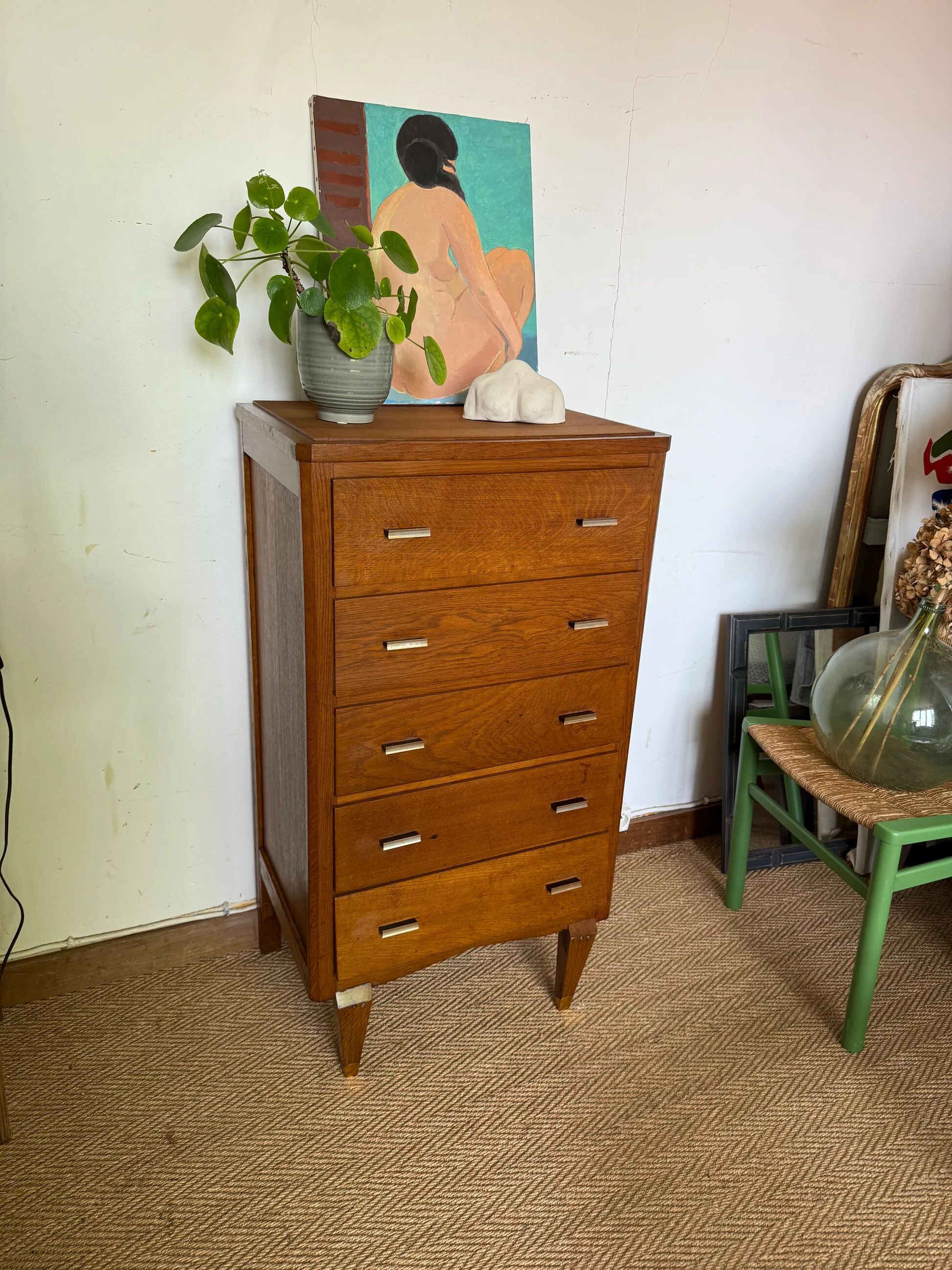 Vintage oak chest of drawers with oak veneer