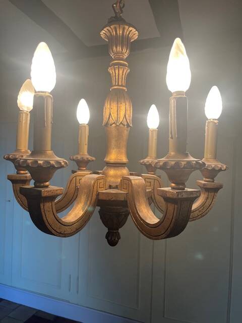 Golden wood chandelier with 6 lights