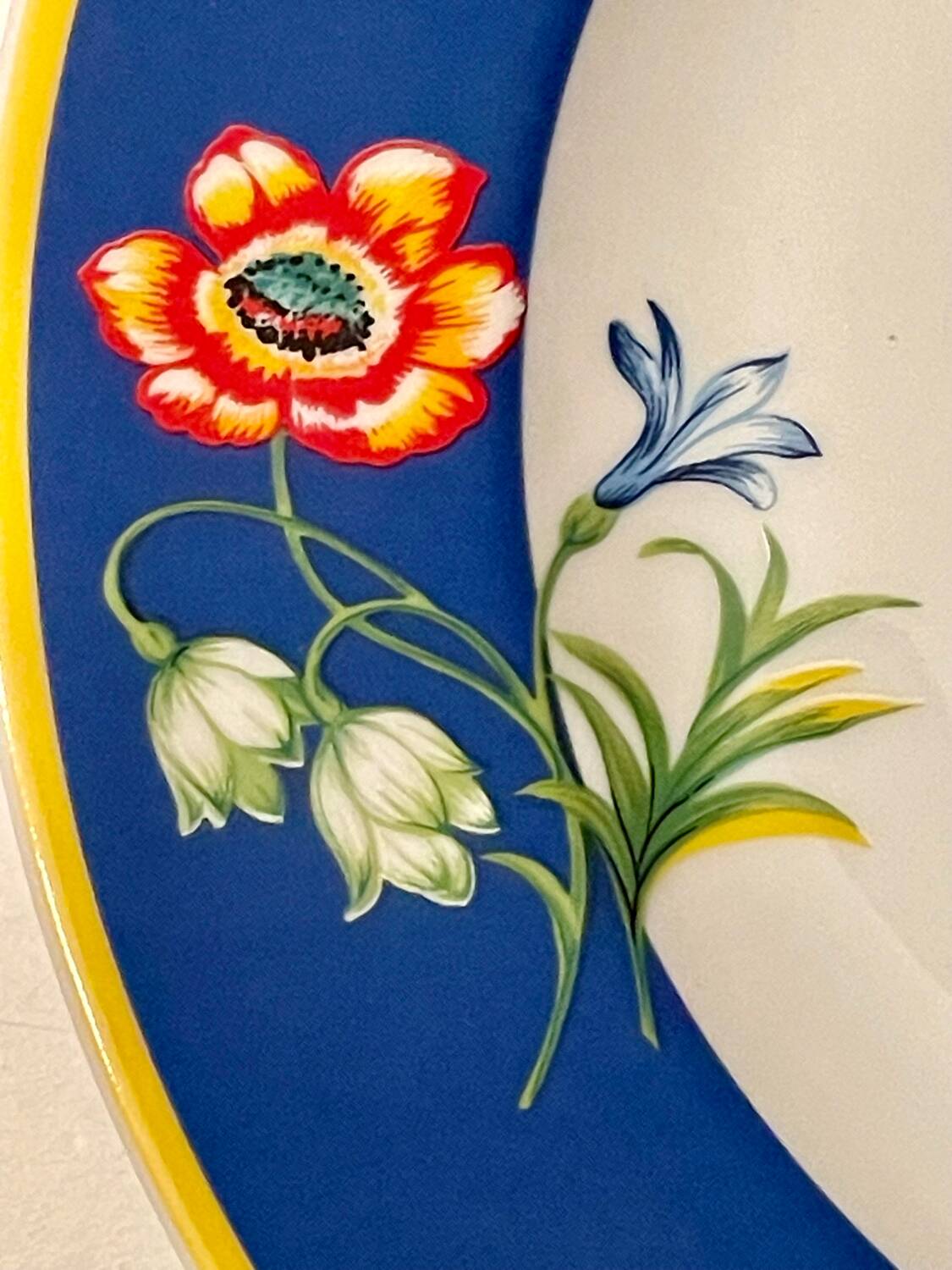 Kenzo porcelain dessert plates