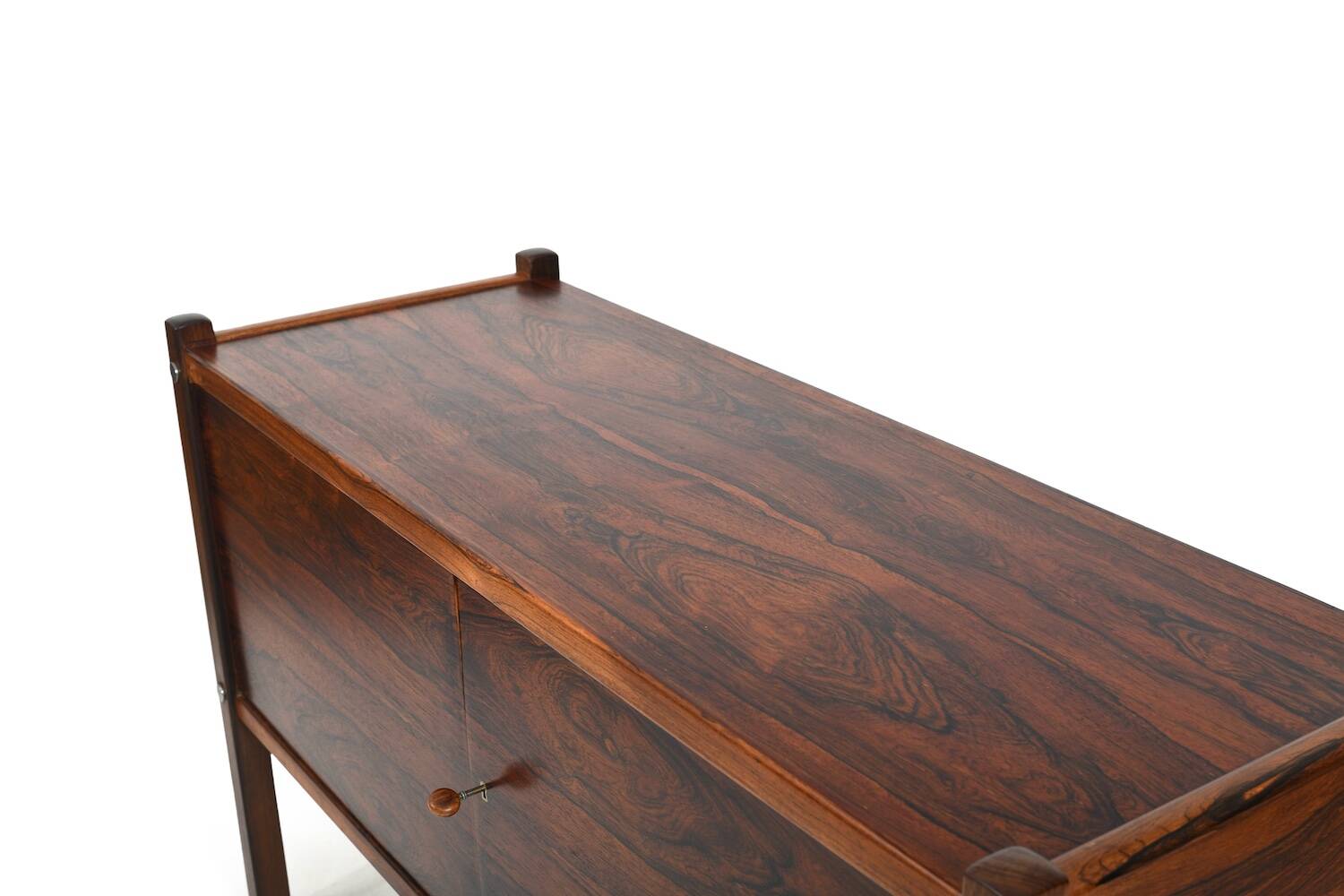 Buffet rare "Luciana" par Sergio Rodrigues pour OCA années 1960.