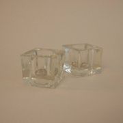 Paire de bougeoirs carrés en verre