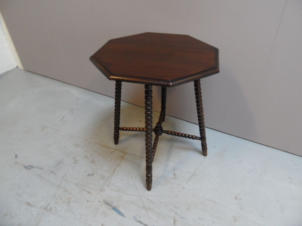 Vintage oak Bobin sidetable
