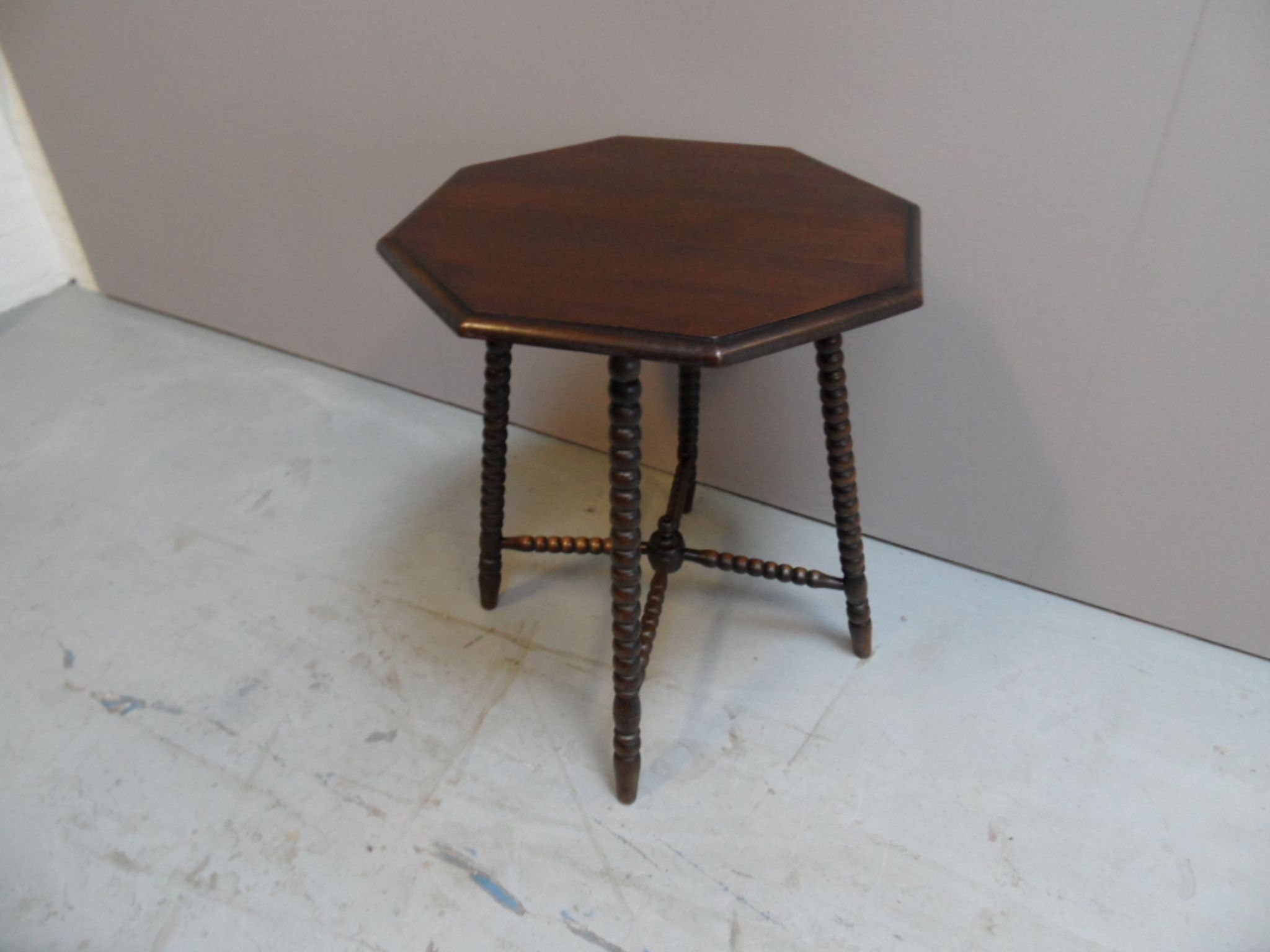 Table d’appoint Bobin en chêne vintage