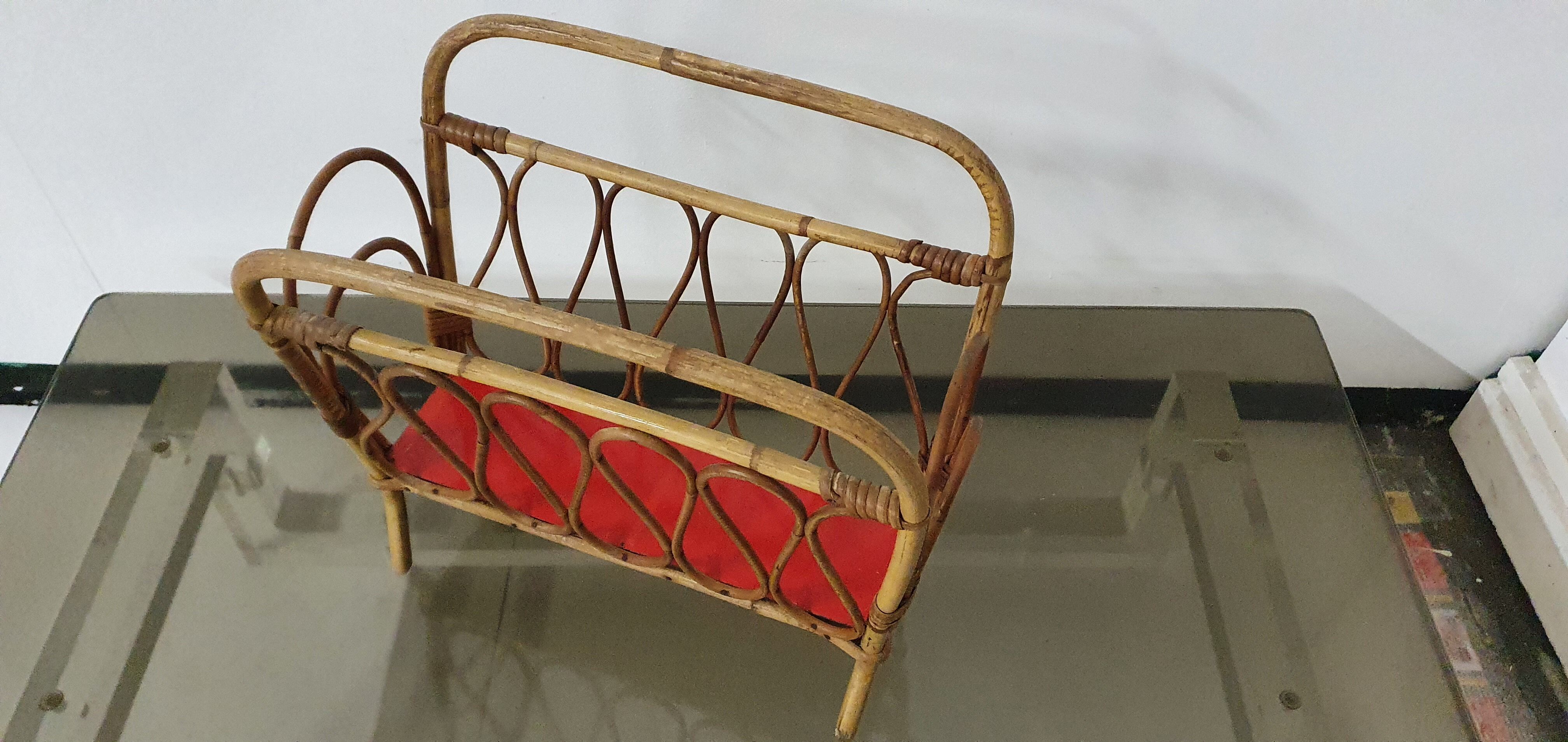 Magazine door in rattan and formica