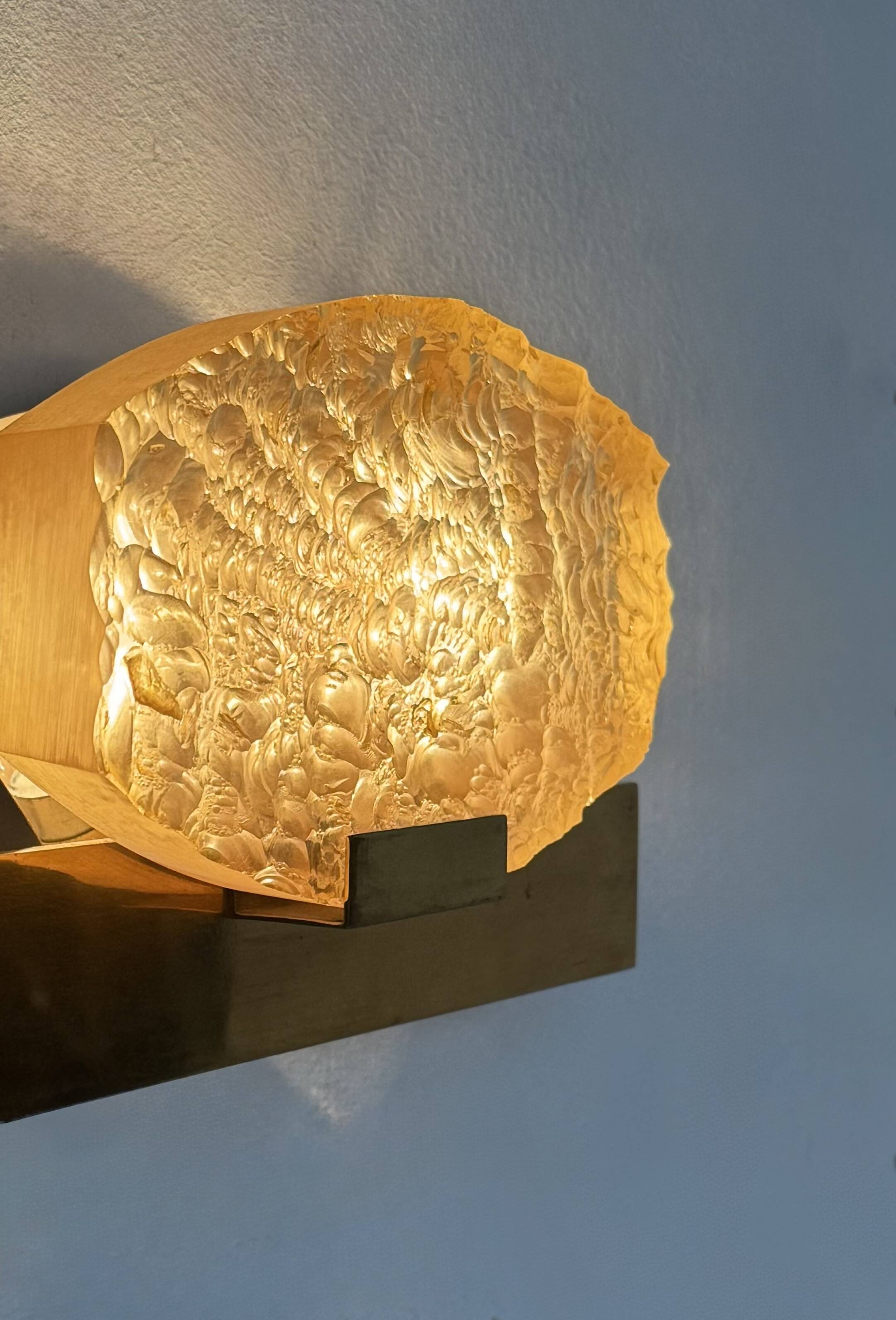 Vintage wall light attributed to Serge Mouille, brass and resin, Dallux France.