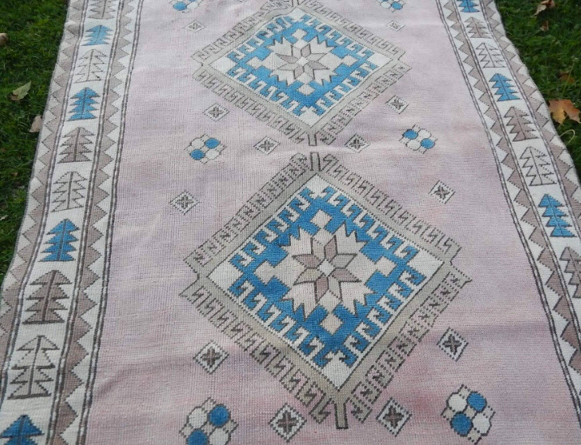 Vintage Turkish Oushak rug 155x190 cm