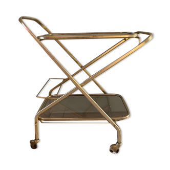 Serving table