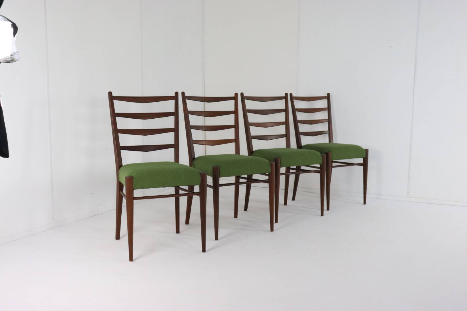 4 chaises Pastoe ST09 en teck 'Bilderdijk'