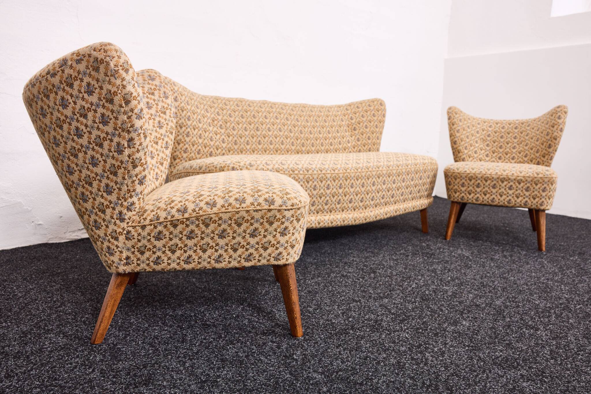 Swedish lounge sofa & cocktail chair set, 1950s – curved wingback