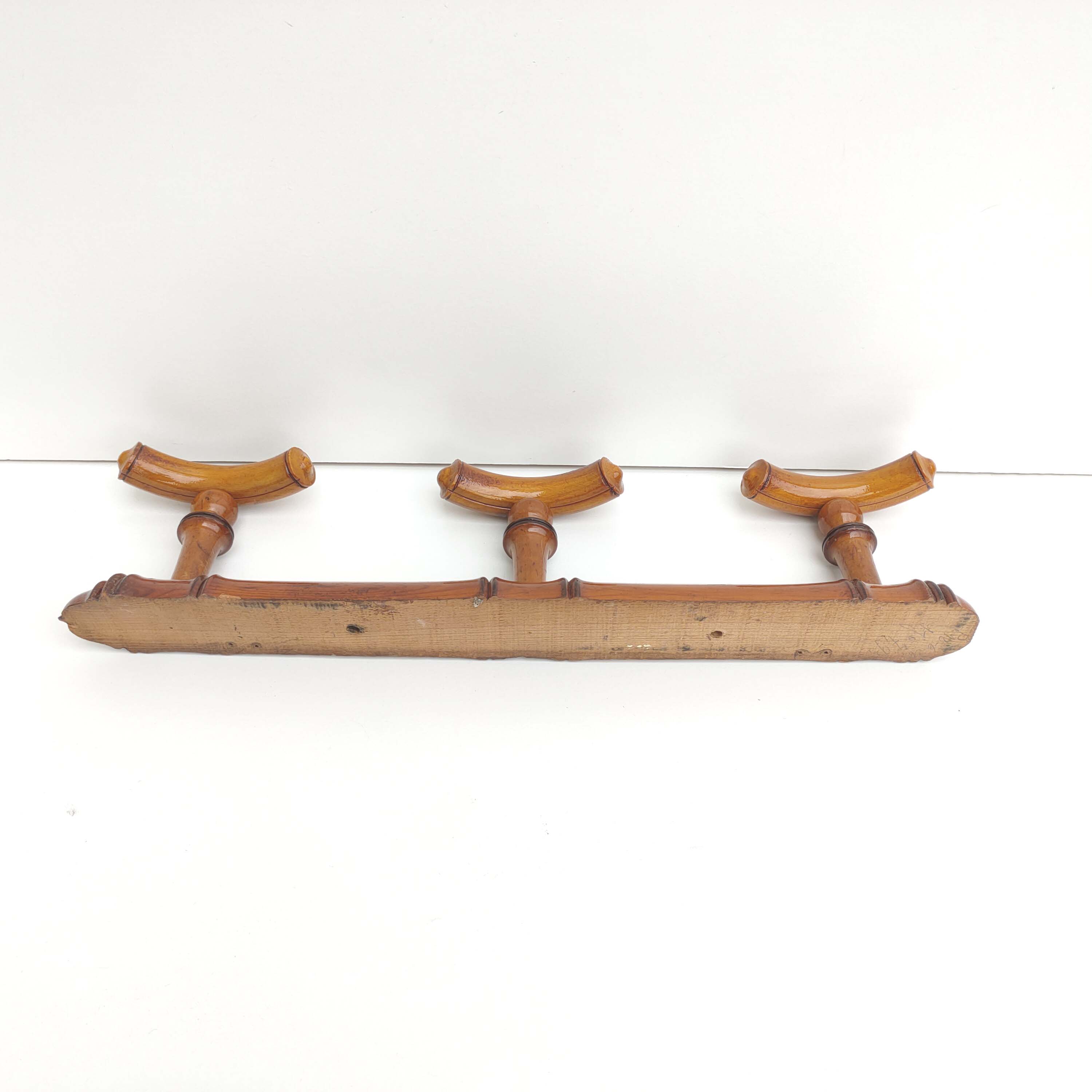 Wooden coat rack bamboo way 3 patères