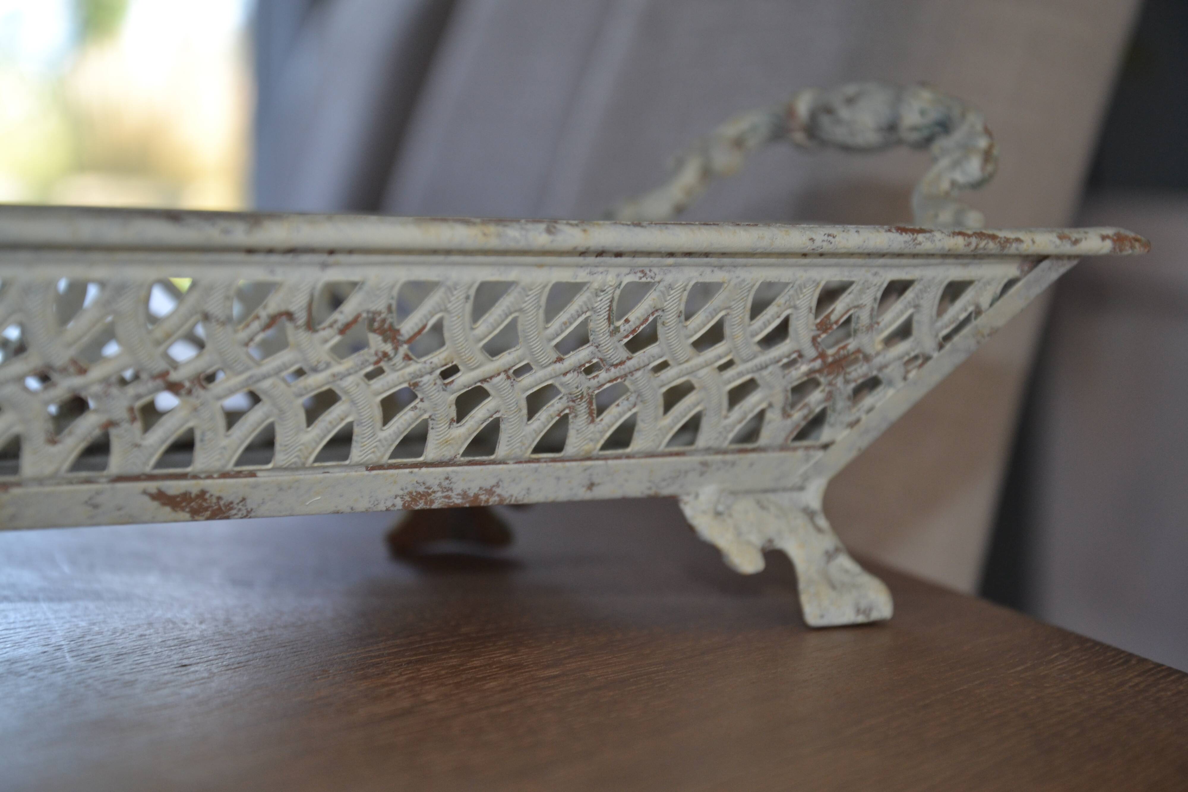 Metal openwork planter/stand on legs