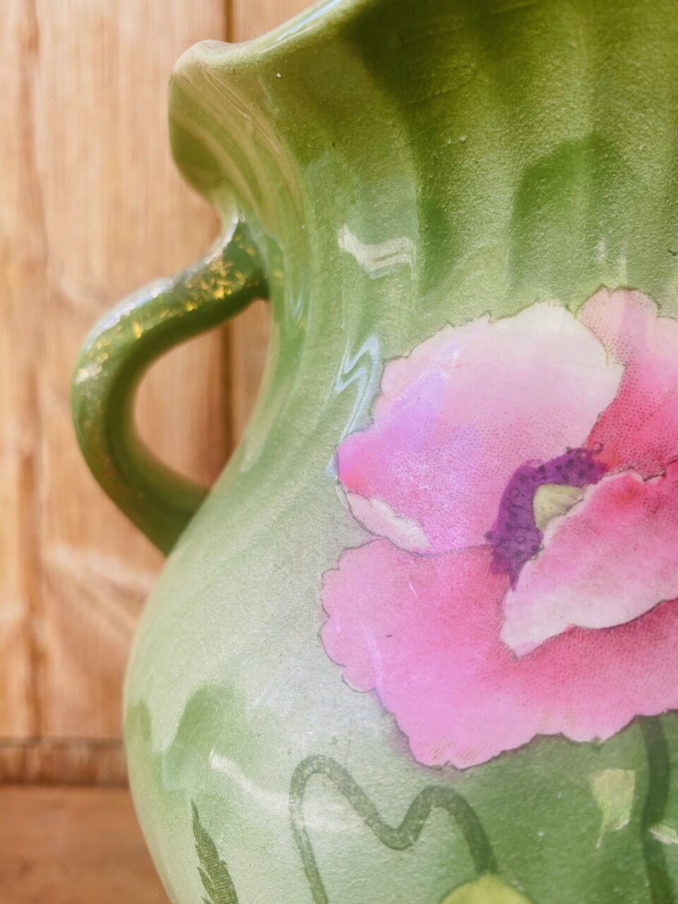 Art Nouveau vase by Gustave de Bruyn Fives of Lille