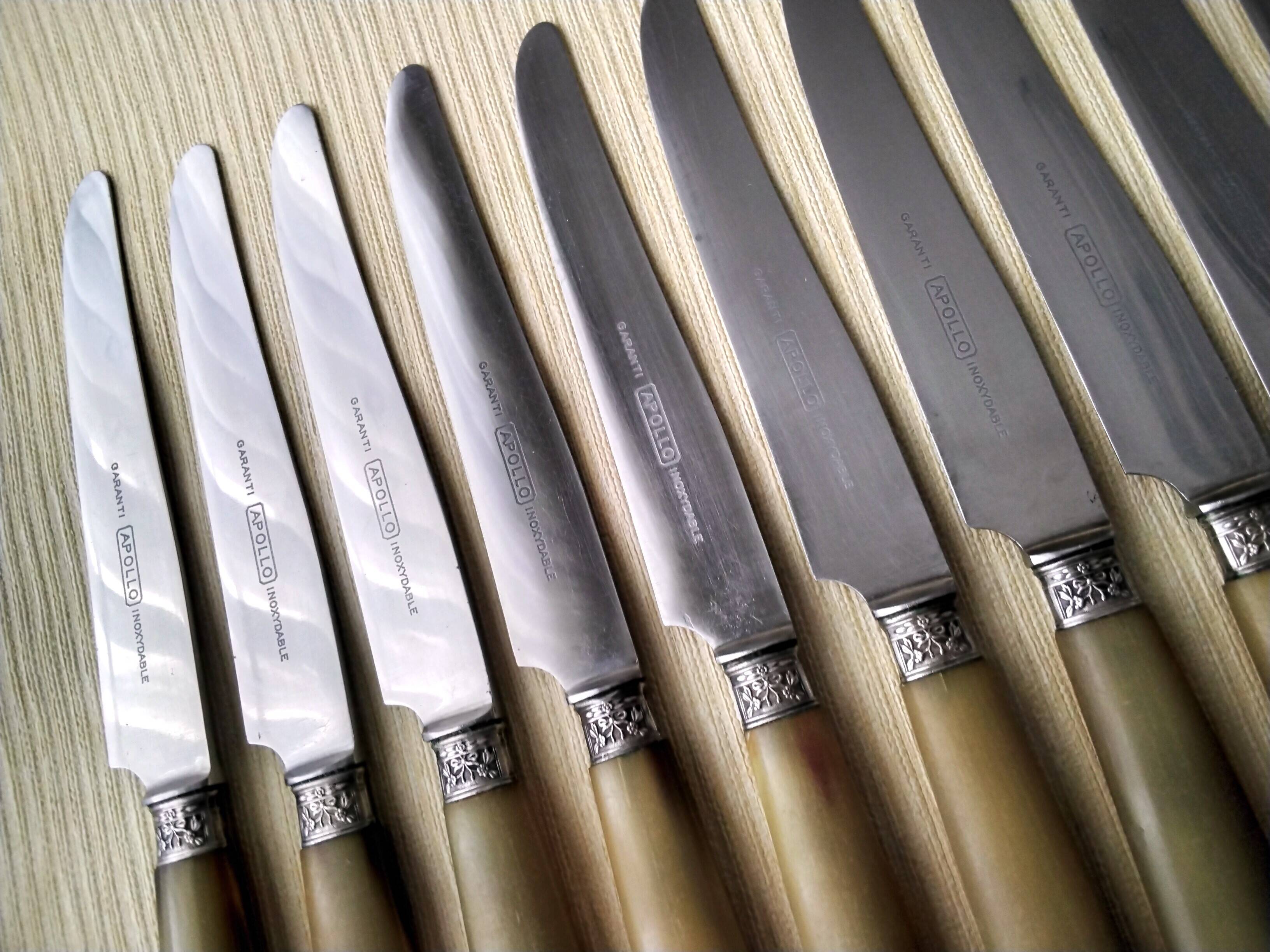 11 Apollo bovine horn and stainless steel table knives