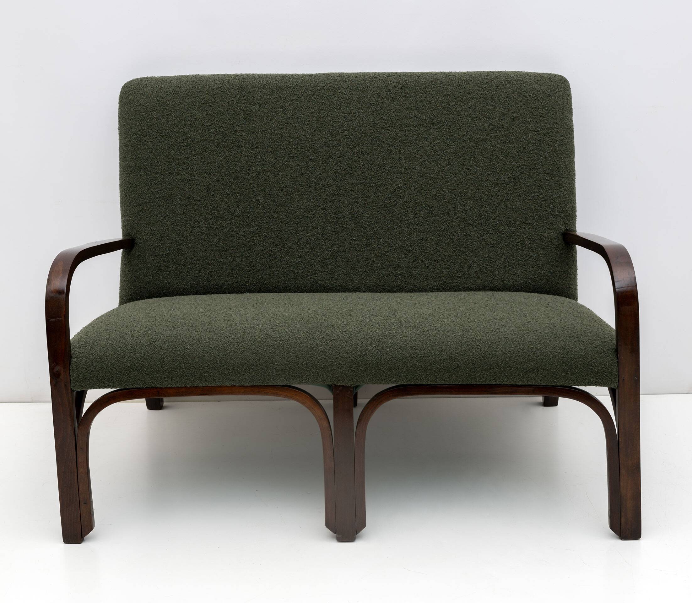 Ensemble Art Déco italien Bouclè vert composé de deux fauteuils et d'un petit canapé, années 1930