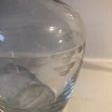 Carafe en verre gravé