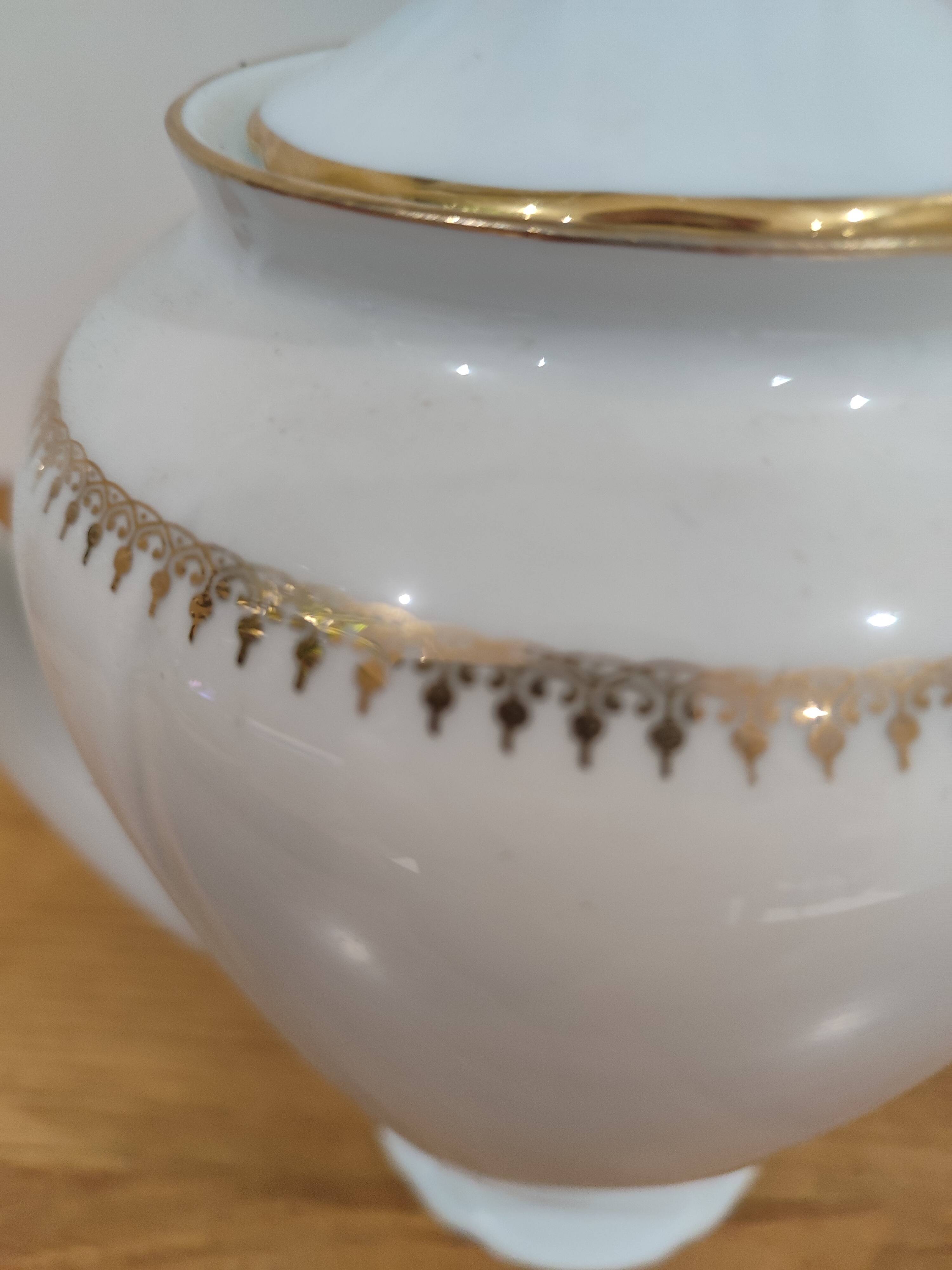 Porcelain coffee pot