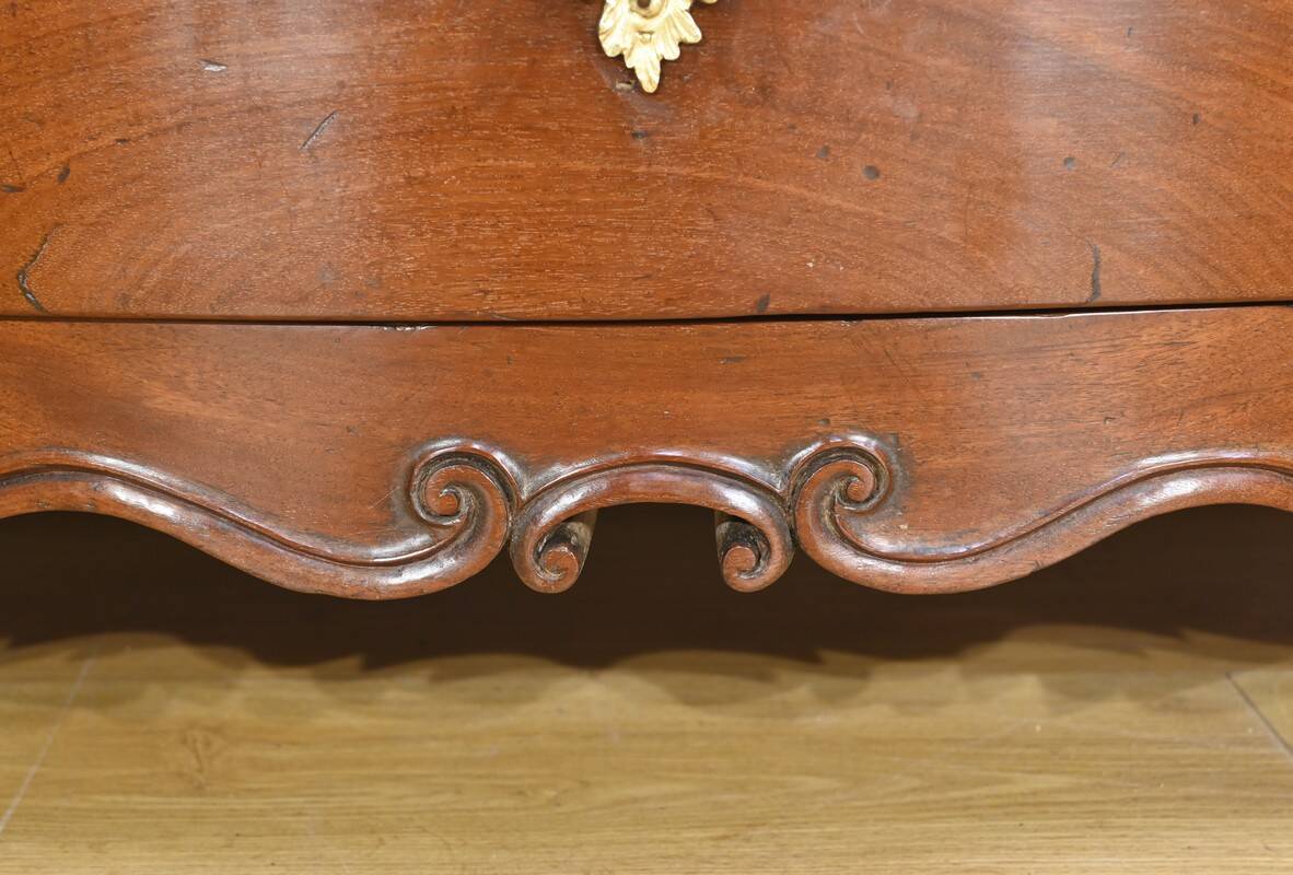 Nantes Commode from Port in Cuban Mahogany – 2nd part of the 18th century