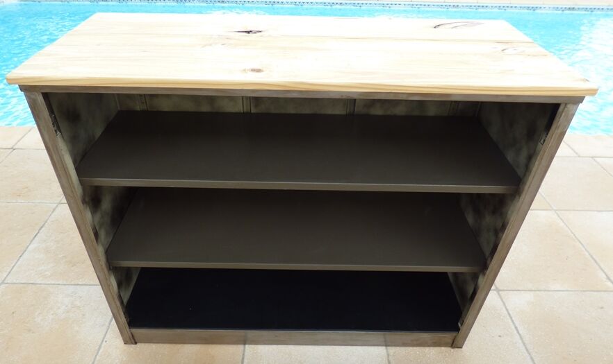 Meuble bas industriel en métal  passe partout avec dessus bois