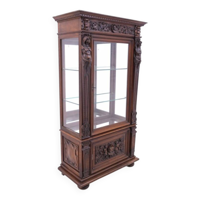 Vitrine ancienne vers 1880, France.
