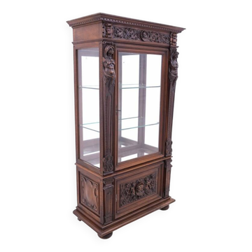 Vitrine ancienne vers 1880, France.