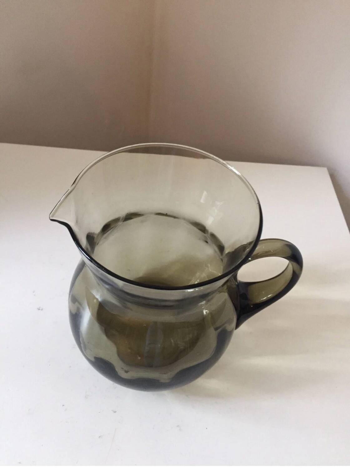 Cruche pichet 1970 verre fumé vintage