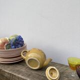 Teapot in vintage beige fruit slip