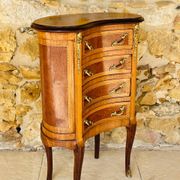 Commode style Louis XV en loupe d'orme et noyer