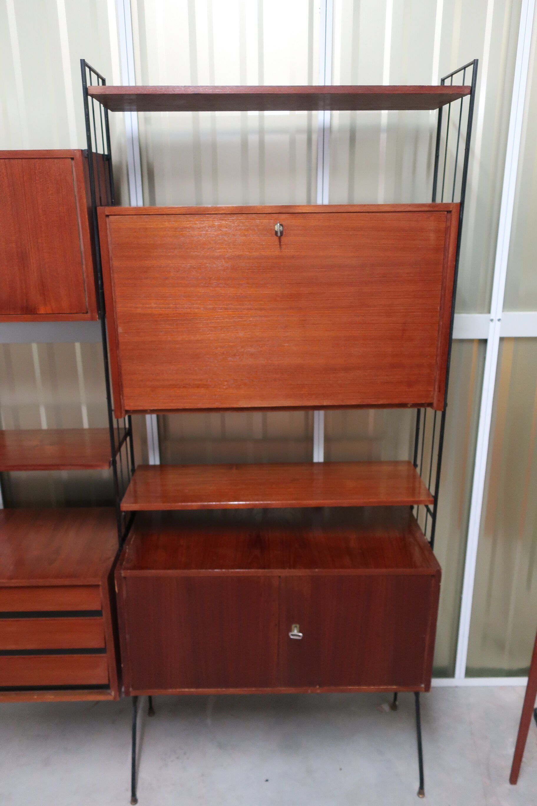 Library, 60s teak shelf on feet