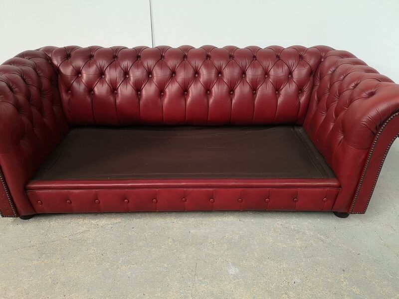 Sofa chesterfield convertible red leather