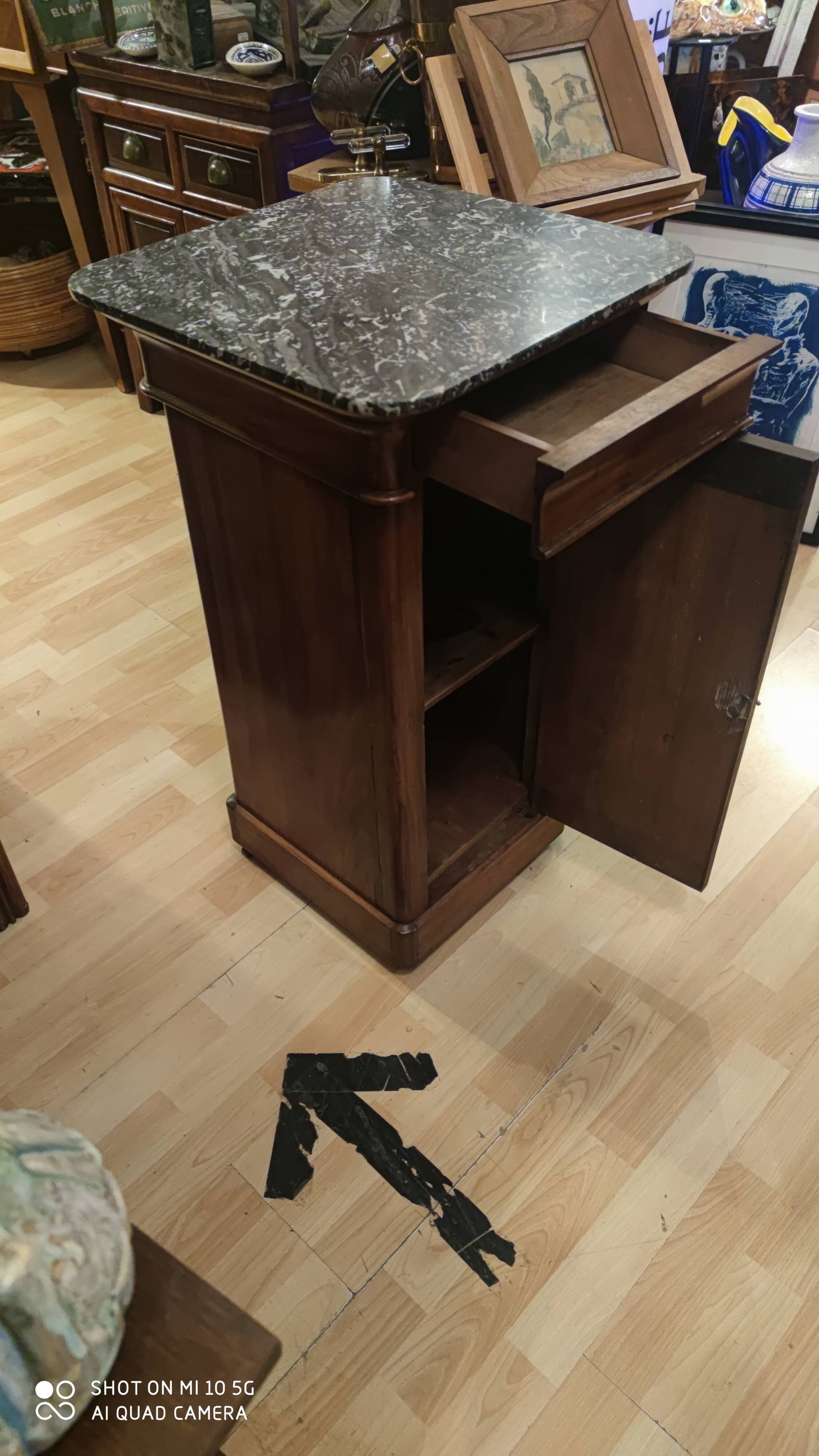 Chevet roulant 4 faces en noyer époque Restauration