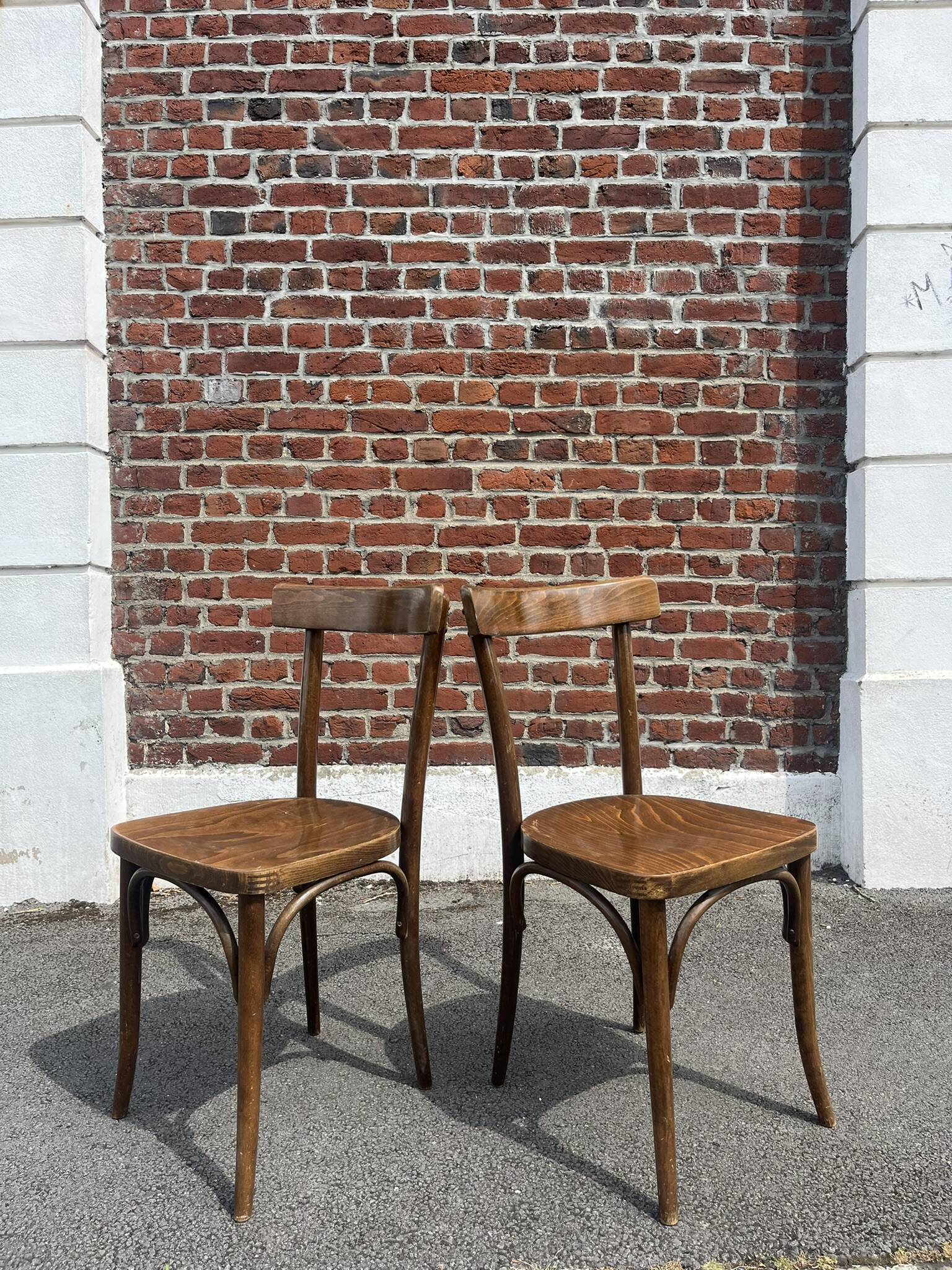Bistro chair in turned wood, Thonet style