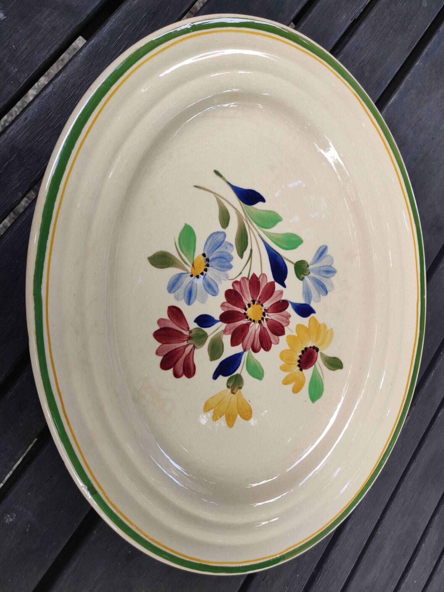 Plat de service Boch et frères de la Louvière modèle belles fleurs