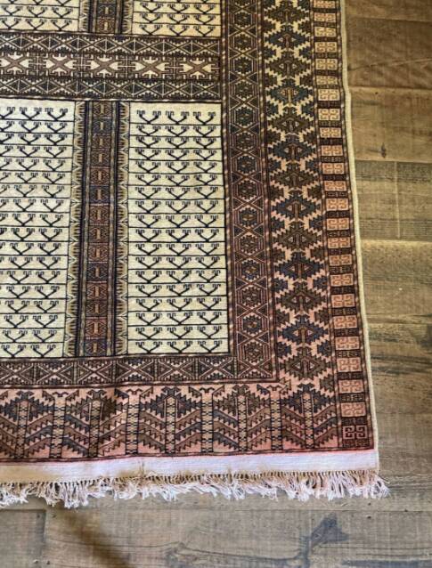 Beige wool Persian rug 210x130