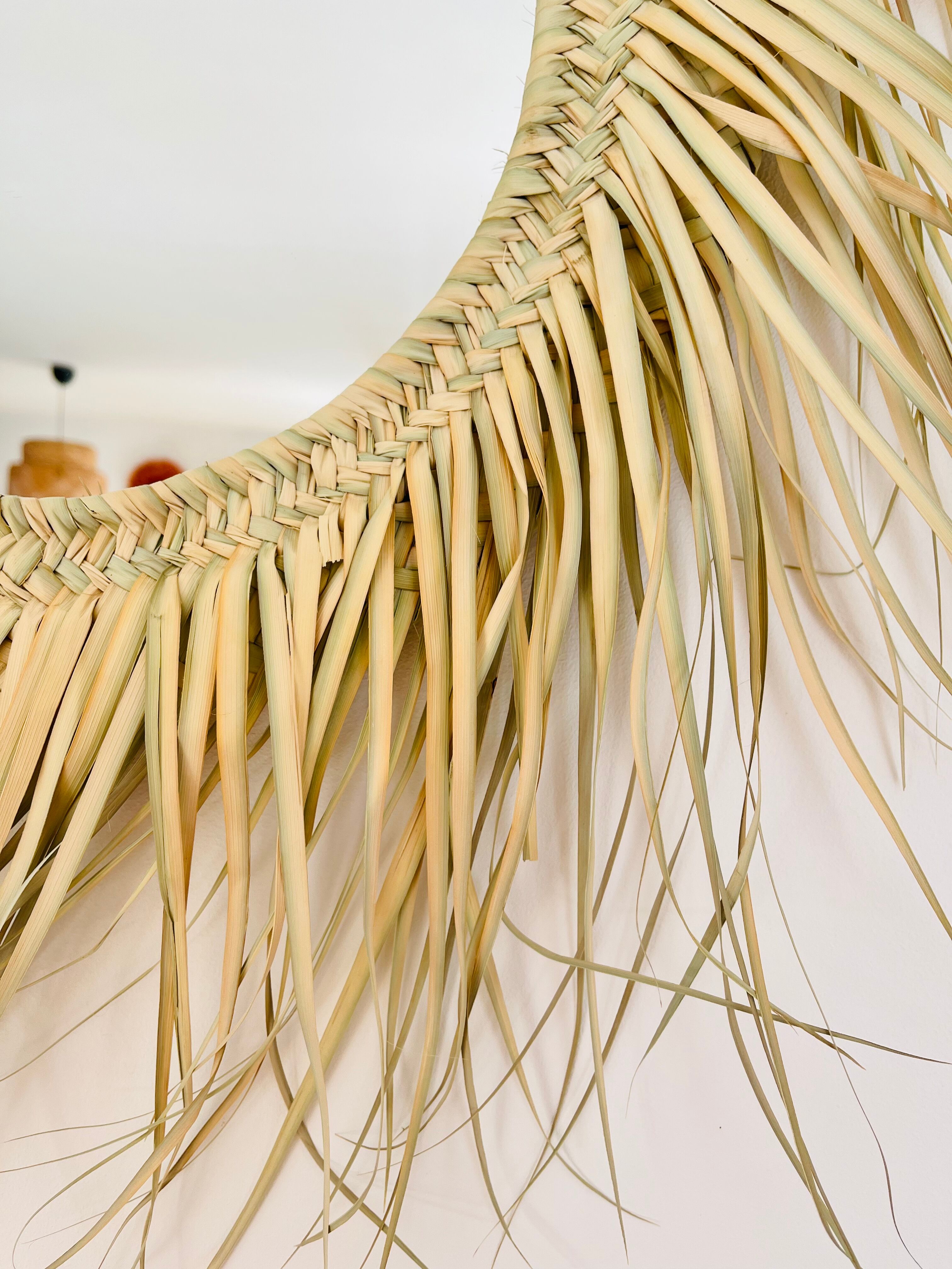 Round straw mirror with fringe, 80cm