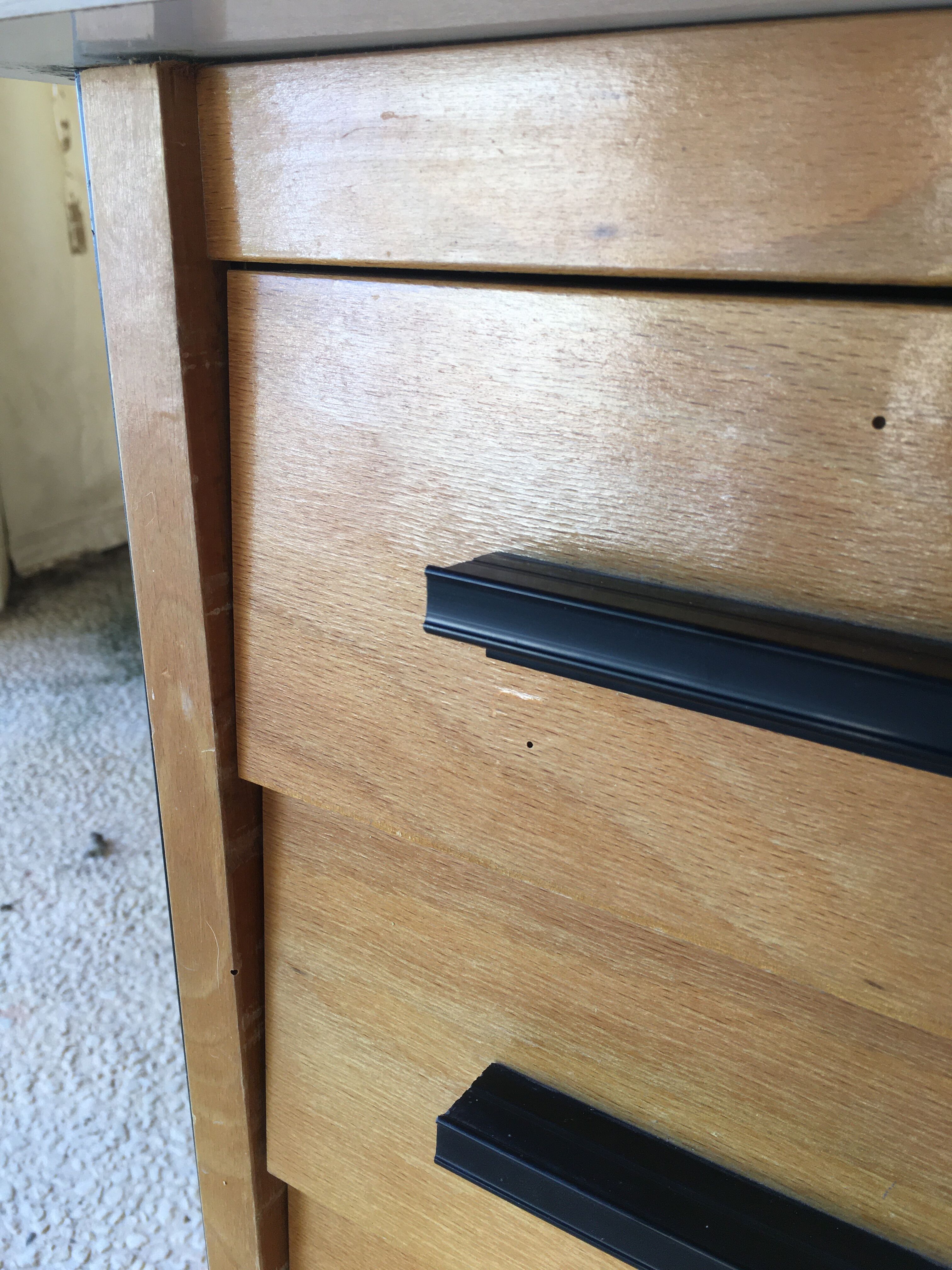 Desk with drawers and tubular metal feet